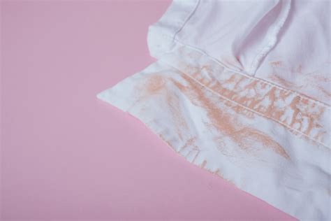 does fake tan stain white clothes